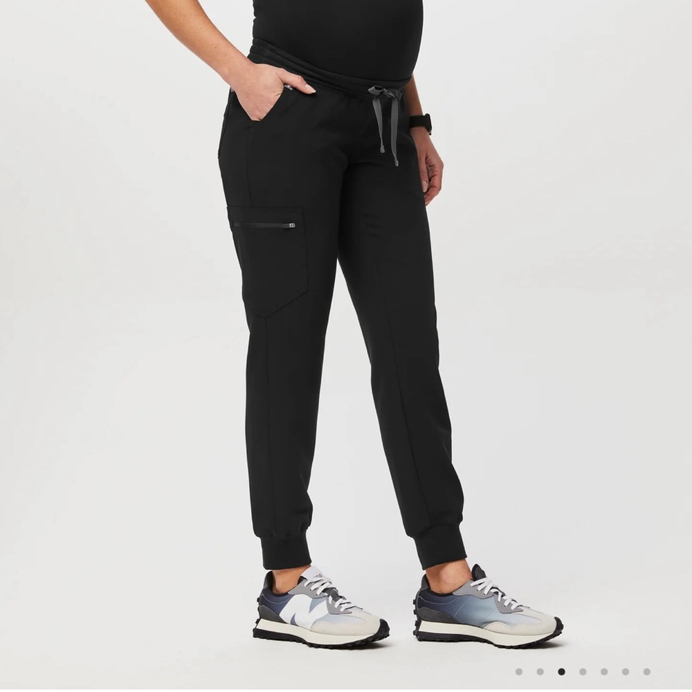 Zamora Maternity Jogger Scrub Pants